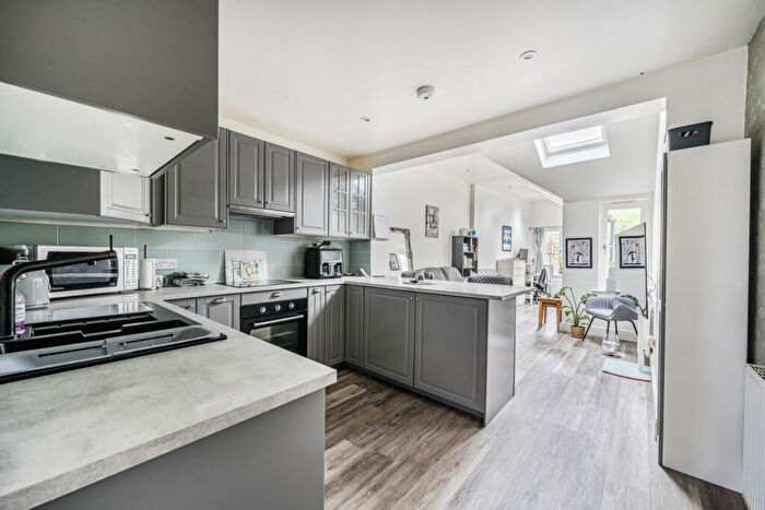 2 Bedroom Terraced House For Sale In Horseshoe Road, Pangbourne, Reading, Berkshire, RG8