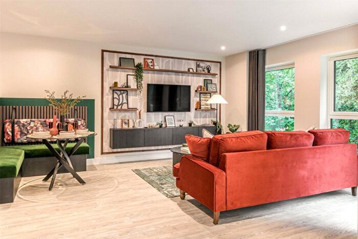 1 Bedroom Apartment For Sale In North Gate Park, St Ann's Road, Haringey, London, N15