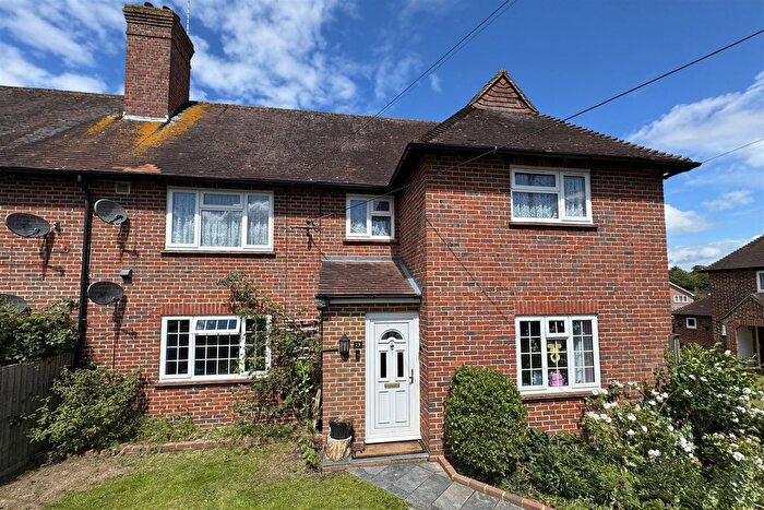 2 Bedroom Flat For Sale In Pathfield, Chiddingfold, Godalming, GU8