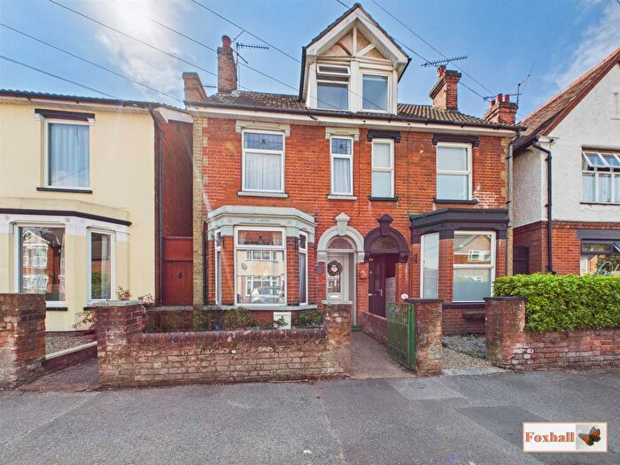 3 Bedroom Semi-Detached House For Sale In Rushmere Road, Ipswich, IP4