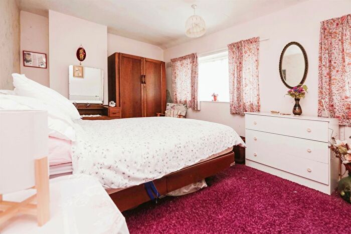 3 Bedroom Terraced House For Sale In Nearmoor Road, Shard End, Birmingham, B34
