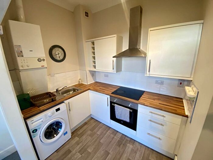 1 Bedroom Flat To Rent In Sketty Road, Uplands, Swansea, SA2