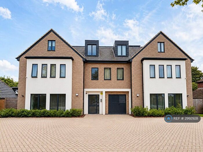 2 Bedroom Flat To Rent In The Ridge Way, South Croydon, CR2