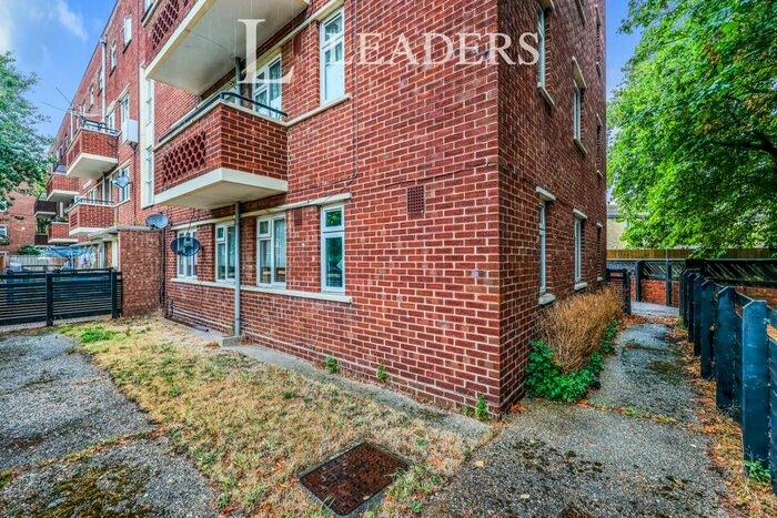 3 Bedroom Flat To Rent In Cornwallis Crescent, Portsmouth, PO1