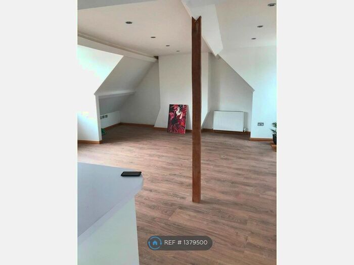 2 Bedroom Flat To Rent In Dalton Road, Eastbourne, BN20