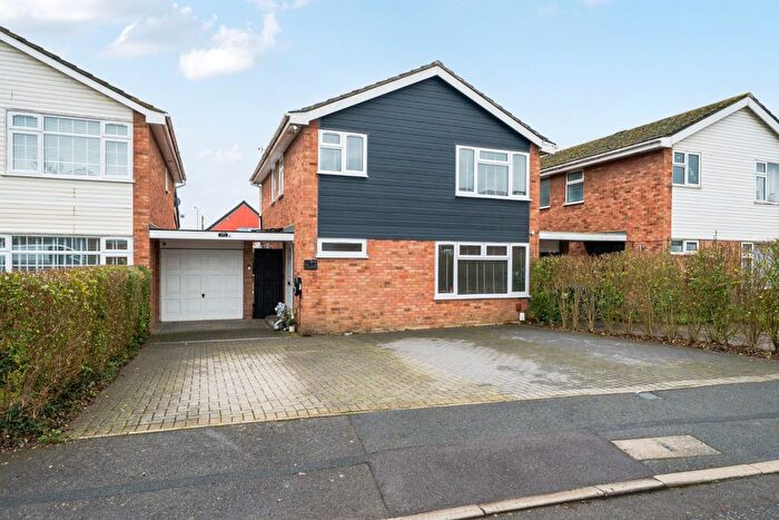 4 Bedroom Detached House For Sale In Stafford Close, Taplow, Buckinghamshire, SL6