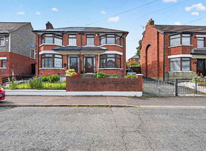 3 Bedroom Semi-Detached House For Sale In Ingledale Park, Belfast, BT14