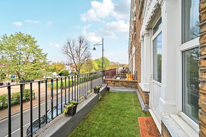 2 Bedroom Flat For Sale In Nunhead Green, Peckham, London, SE15