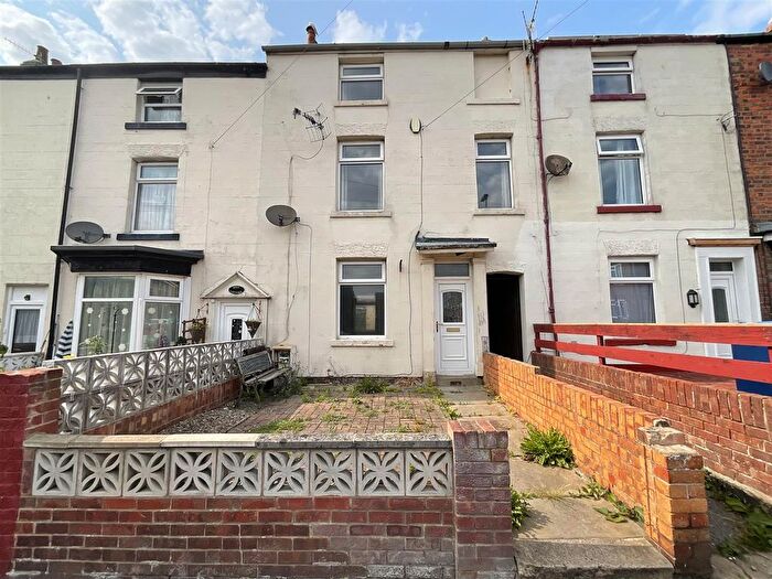 3 Bedroom Terraced House For Sale In Hope Street, Scarborough, YO12