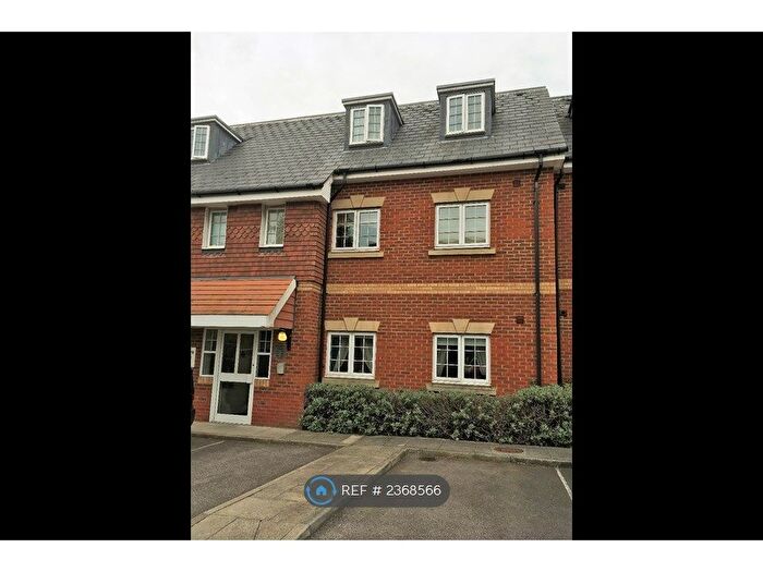 2 Bedroom Flat To Rent In Stagshaw Close, Maidstone, ME15
