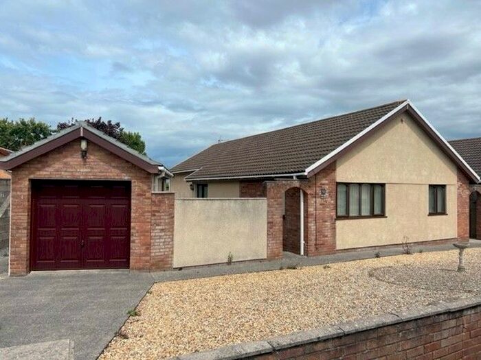 3 Bedroom Property To Rent In Adrian Close, Porthcawl, CF36