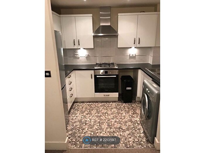 2 Bedroom Flat To Rent In Griffin Court, Northfleet, Gravesend, DA11