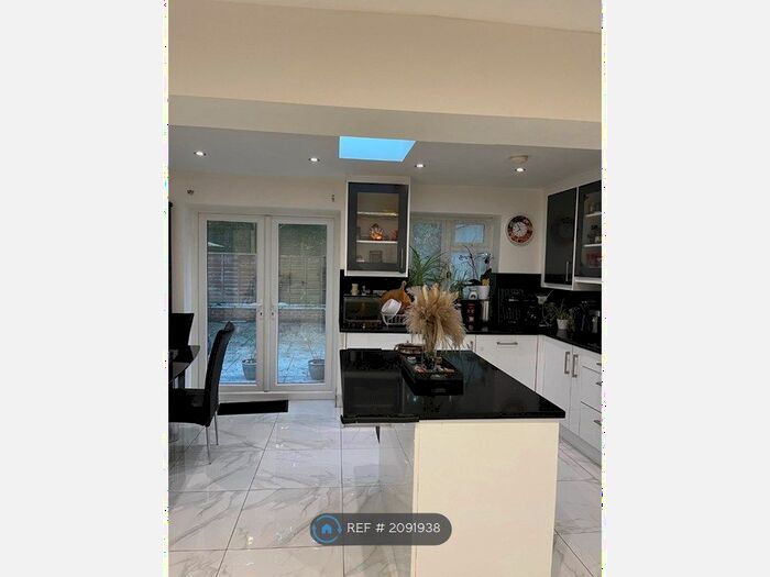 3 Bedroom Terraced House To Rent In Blackburn Way, Hounslow, TW4