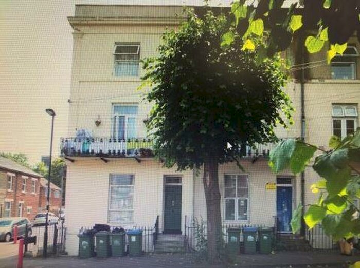 1 Bedroom Apartment To Rent In Cranbury Avenue, SO14