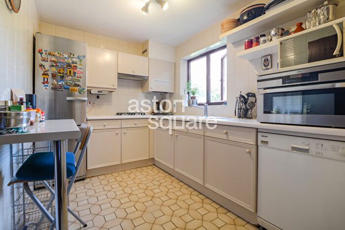 1 Bedroom Flat To Rent In Bridge Lane, London, NW11