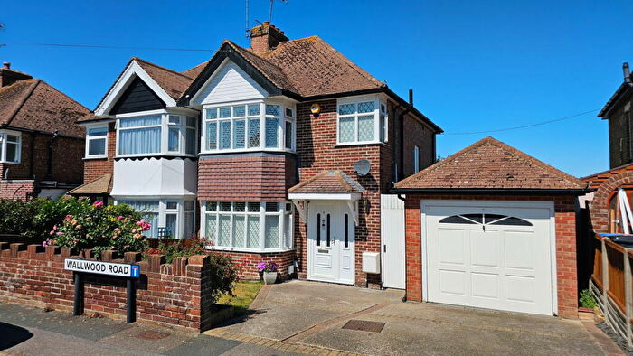 3 Bedroom Semi-Detached House For Sale In Wallwood Road, Ramsgate, CT11