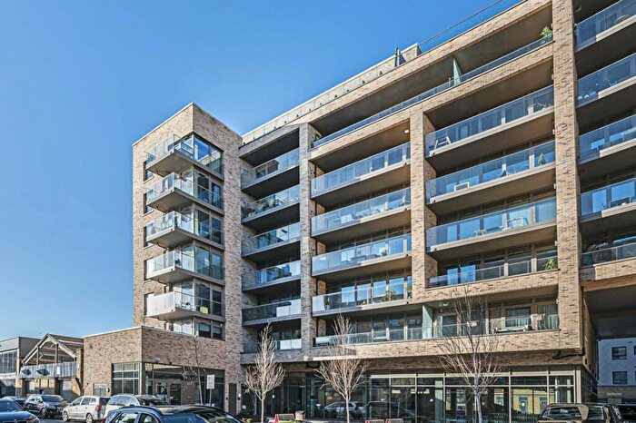 1 Bedroom Flat To Rent In Sirus House, Tower Hamlets, London, E1