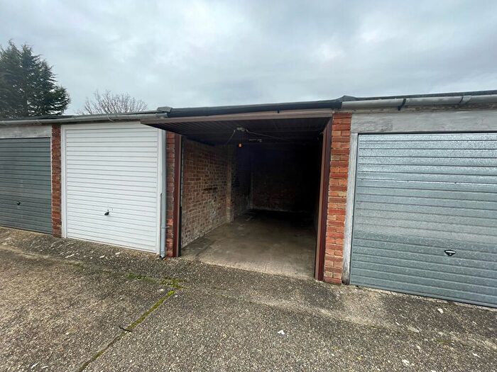 Garage / Parking To Rent In Brook Close, Owlsmoor, Sandhurst, GU47