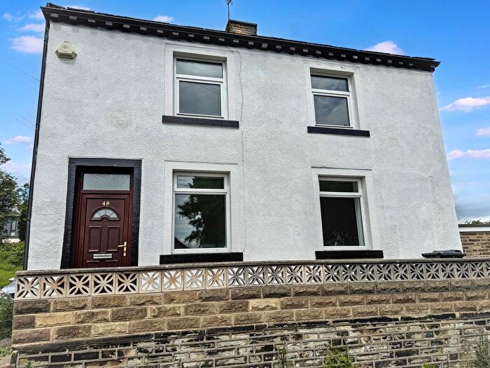 2 Bedroom End Of Terrace House For Sale In Nursery Lane, Halifax, HX3