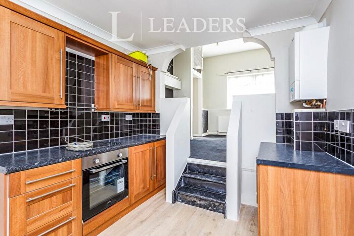 1 Bedroom Flat To Rent In Lawrence Road, PO5