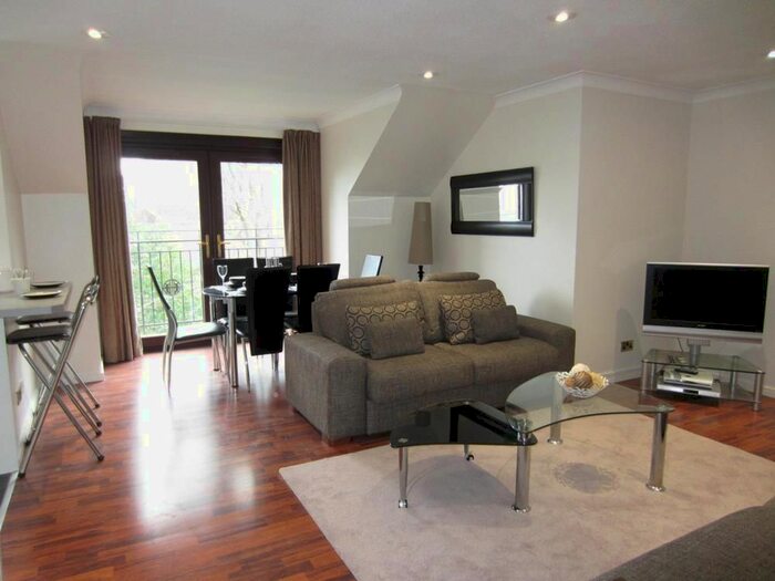 3 Bedroom Flat To Rent In Craigieburn Park, Springfield Road, AB15