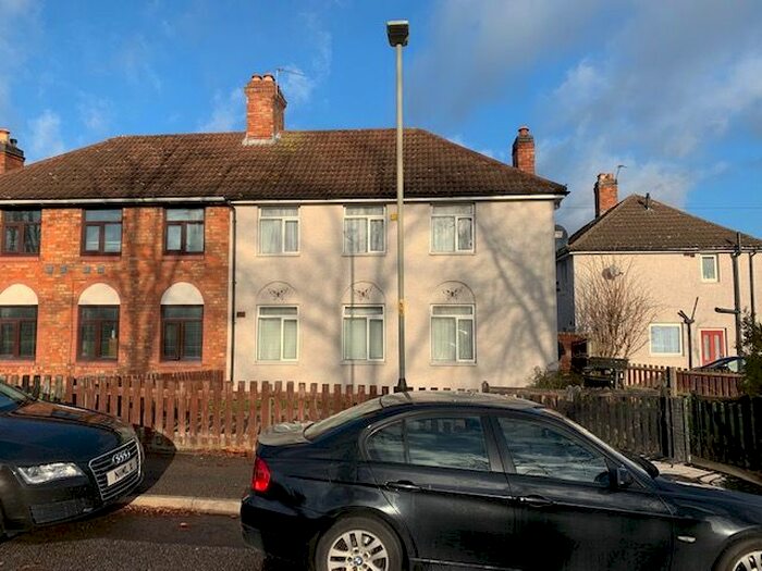 3 Bedroom Semi-Detached House To Rent In Southfield Drive, Leicester LE2