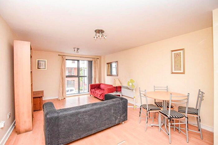 2 Bedroom Flat To Rent In Lincoln Gate, Redbank, Green Quarter, Manchester, M4
