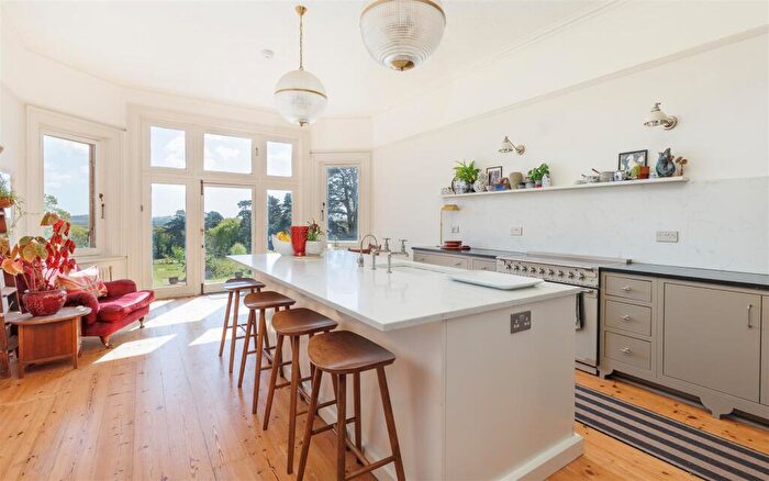 5 Bedroom House For Sale In Wootton Bridge, Isle Of Wight, PO33