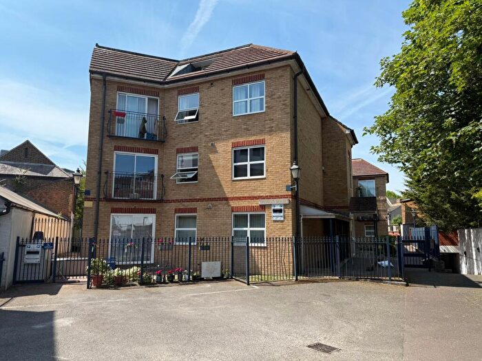 2 Bedroom Apartment To Rent In Compass Lane, Bromley, BR1
