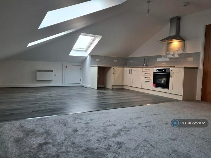 1 Bedroom Flat To Rent In The Grange, Chester, CH2