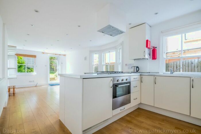 2 Bedroom Flat To Rent In Goodrich Road, East Dulwich, London, SE22