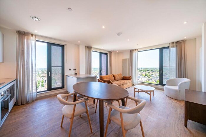 2 Bedroom Apartment To Rent In The Eades, Selborne Road London, E17