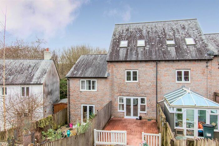 3 Bedroom Terraced House To Rent In Catchfrench Crescent, Liskeard, PL14