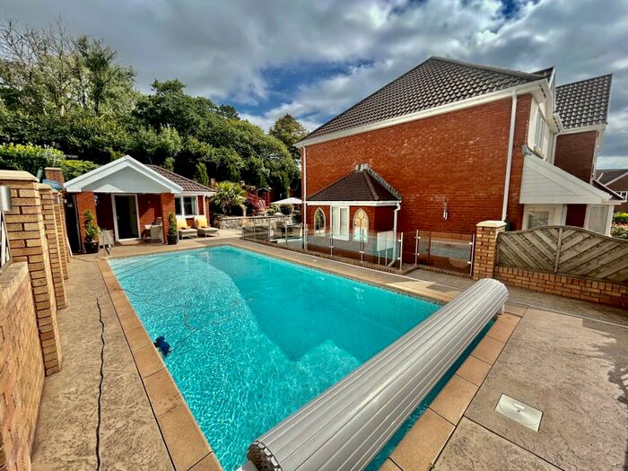 4 Bedroom Detached House For Sale In Gilfach Road, Tonyrefail, Porth, Mid Glamorgan., CF39