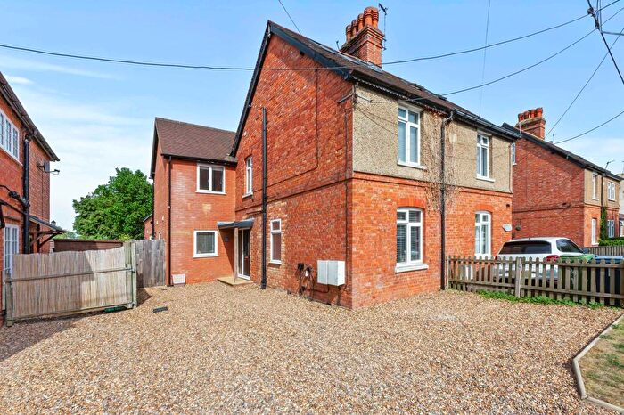 3 Bedroom Semi-Detached House For Sale In Thame Road, Longwick, HP27