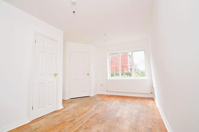2 Bedroom Semi-Detached House To Rent In New Acres Road, SE28
