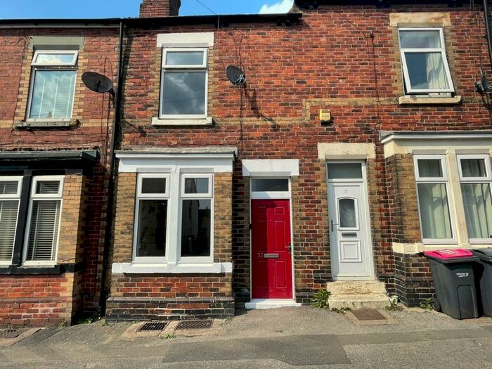 3 Bedroom Terraced House To Rent In France Street, Parkgate, Rotherham, S62