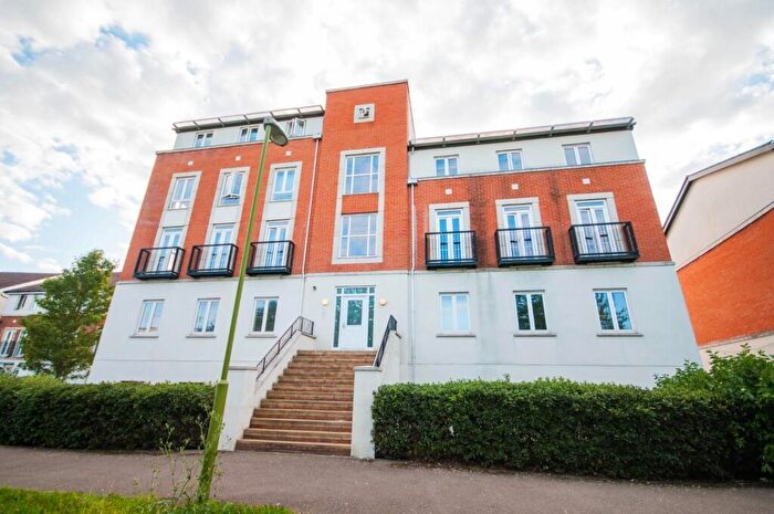 3 Bedroom Apartment For Sale In Mosquito Way, Hatfield, AL10