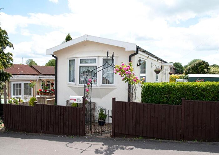 2 Bedroom Park Home For Sale In Beverley Hills Park, Amesbury, Salisbury, SP4