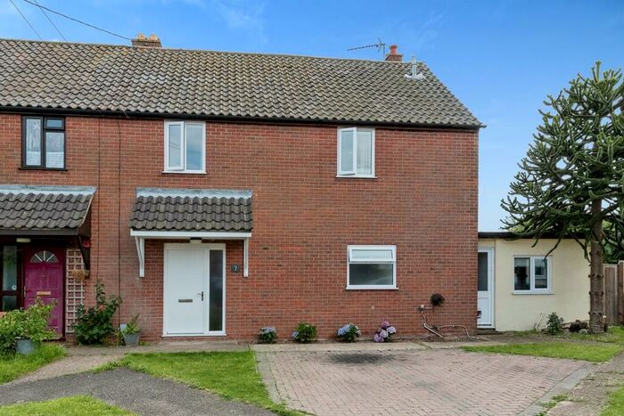 3 Bedroom Semi-Detached House For Sale In Quays Road, Risby, Bury St. Edmunds, IP28