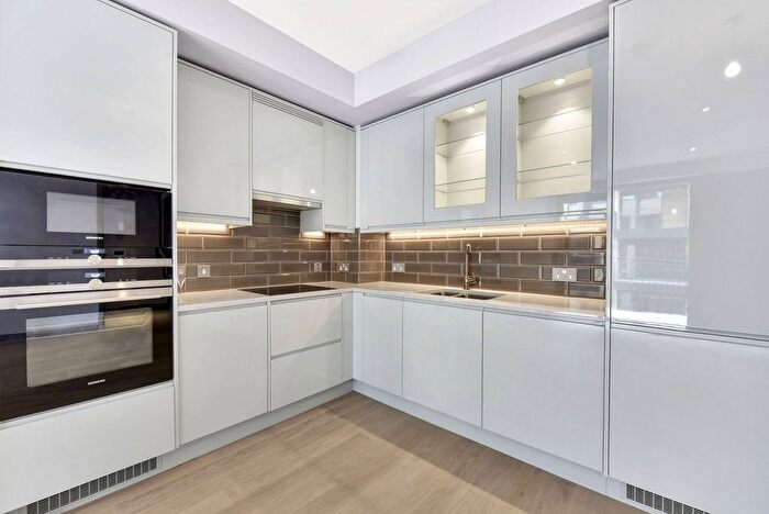 1 Bedroom Flat To Rent In Gowing House, Drapers Yard, London, Wandsworth, London, SW18