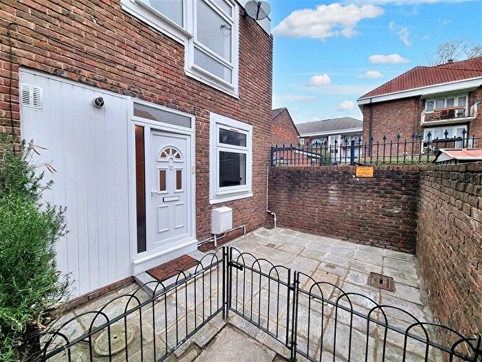 4 Bedroom House To Rent In Eastbourne Road, Stratford, E15