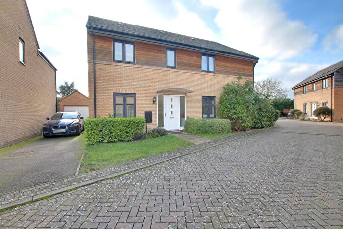 3 Bedroom Detached House To Rent In Wren Close, St. Ives, PE27