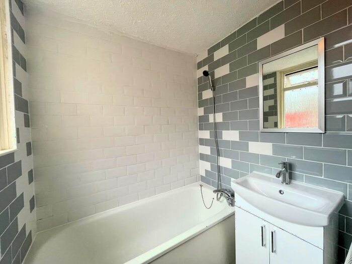 3 Bedroom House To Rent In Fanshawe Crescent, Dagenham, RM9