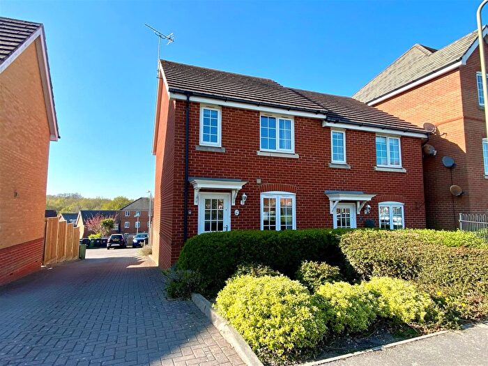 2 Bedroom Semi-Detached House To Rent In Silver Birch Way, Whiteley, PO15