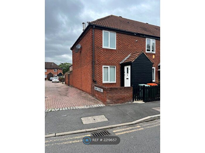 2 Bedroom End Of Terrace House To Rent In Linton Gardens, London, E6