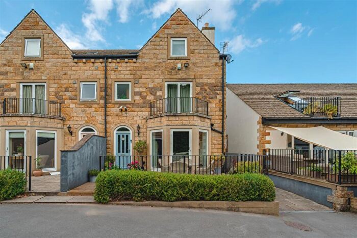 5 Bedroom Semi-Detached House For Sale In West Hall Court, Bramhope, LS16