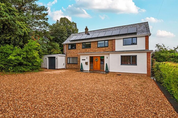 5 Bedroom Detached House For Sale In Salisbury Road, Marlborough, SN8