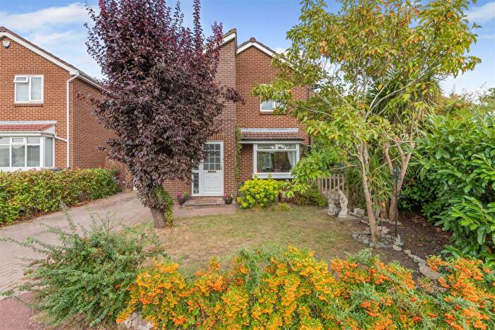 3 Bedroom Detached House For Sale In St. Benedict Road, Snodland, ME6