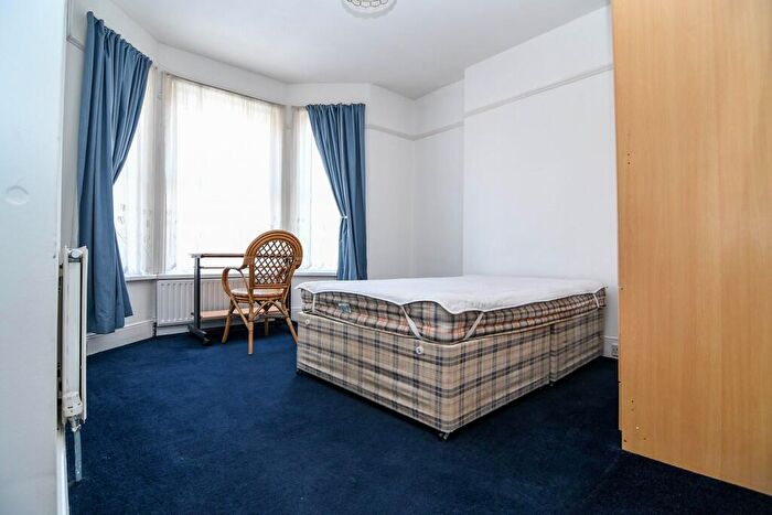 6 Bedroom Detached House To Rent In Alma Road, Winton, BH9